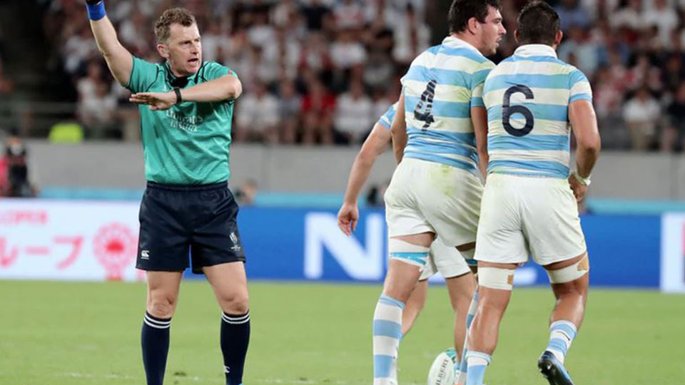 irish-fans-fear-nigel-owens-will-let-all-blacks-get-away-with-blue