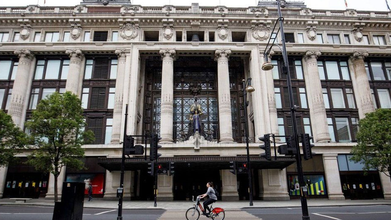 Selfridges london. Универмаг Selfridges, Британия, Архитектор Аманда Левит.. Department Store in the Oxford Street. Selfridges scan.