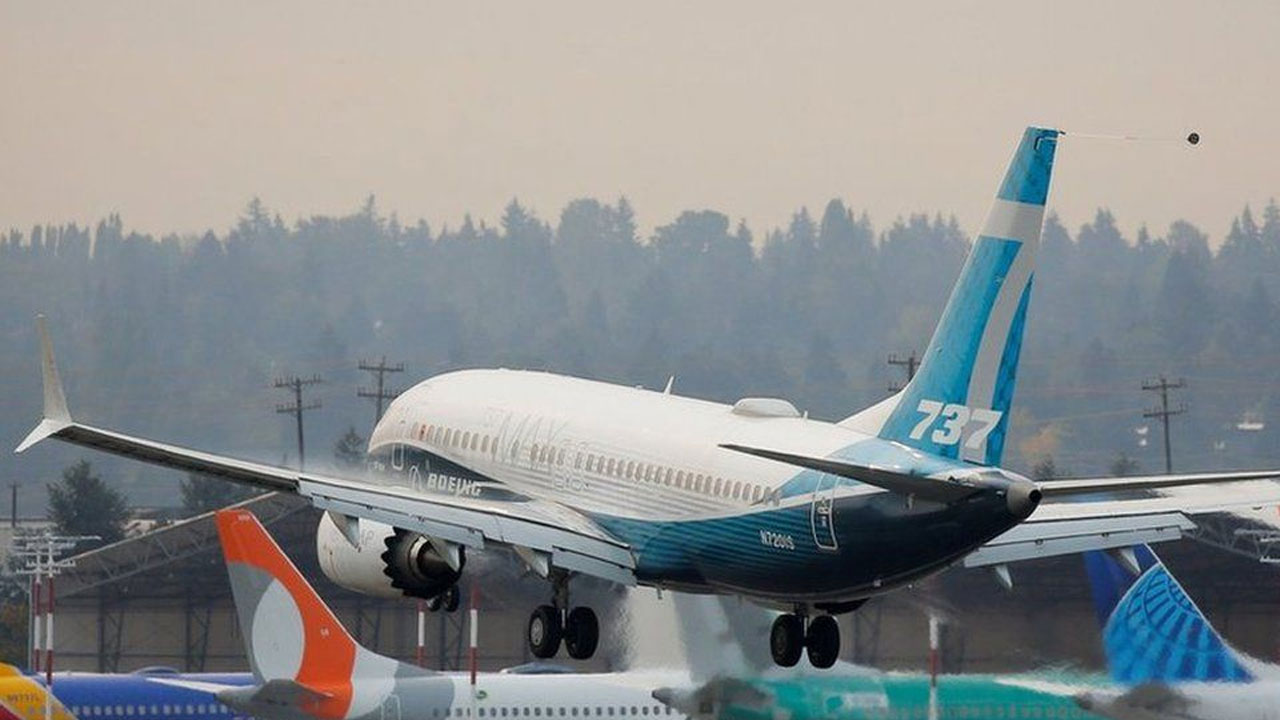 737 Max 8