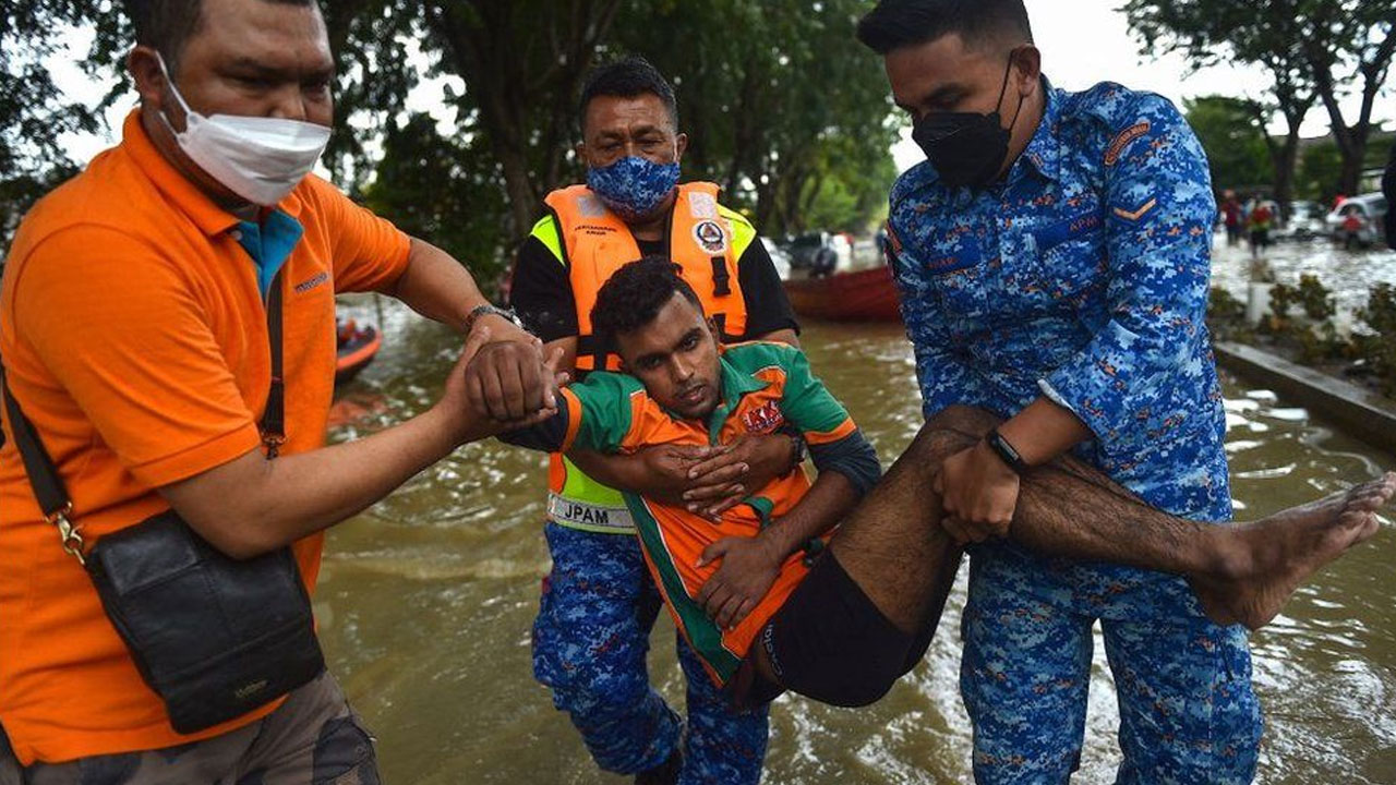 Malaysia: Death Toll Rises After Massive Floods – FBC News