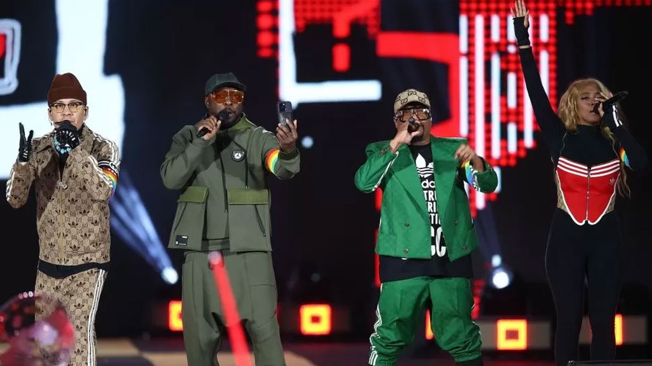 Black Eyed Peas w polskim sporze o tęczową opaskę – FBC News