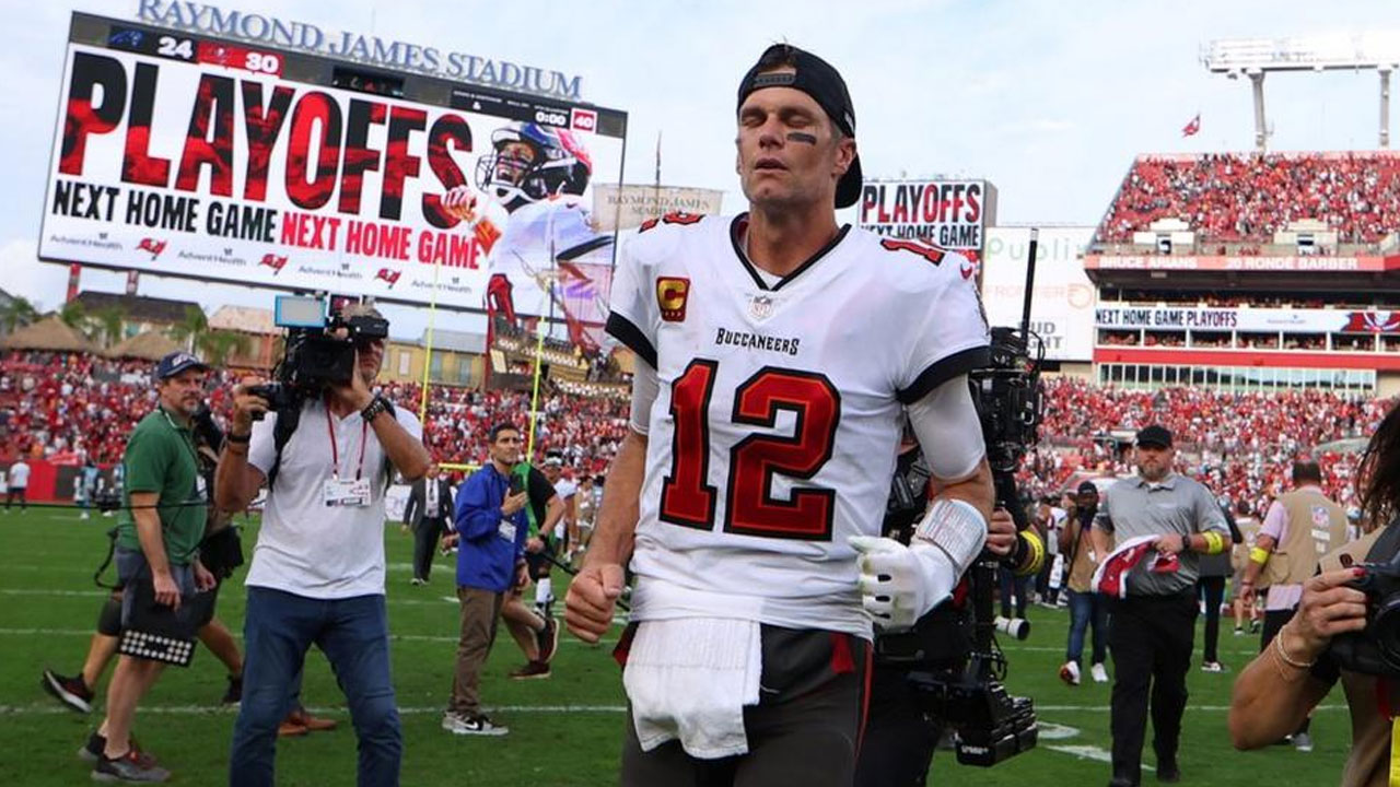 Tom Brady's Uncertain Career Could Prompt Buccaneers to Turn to