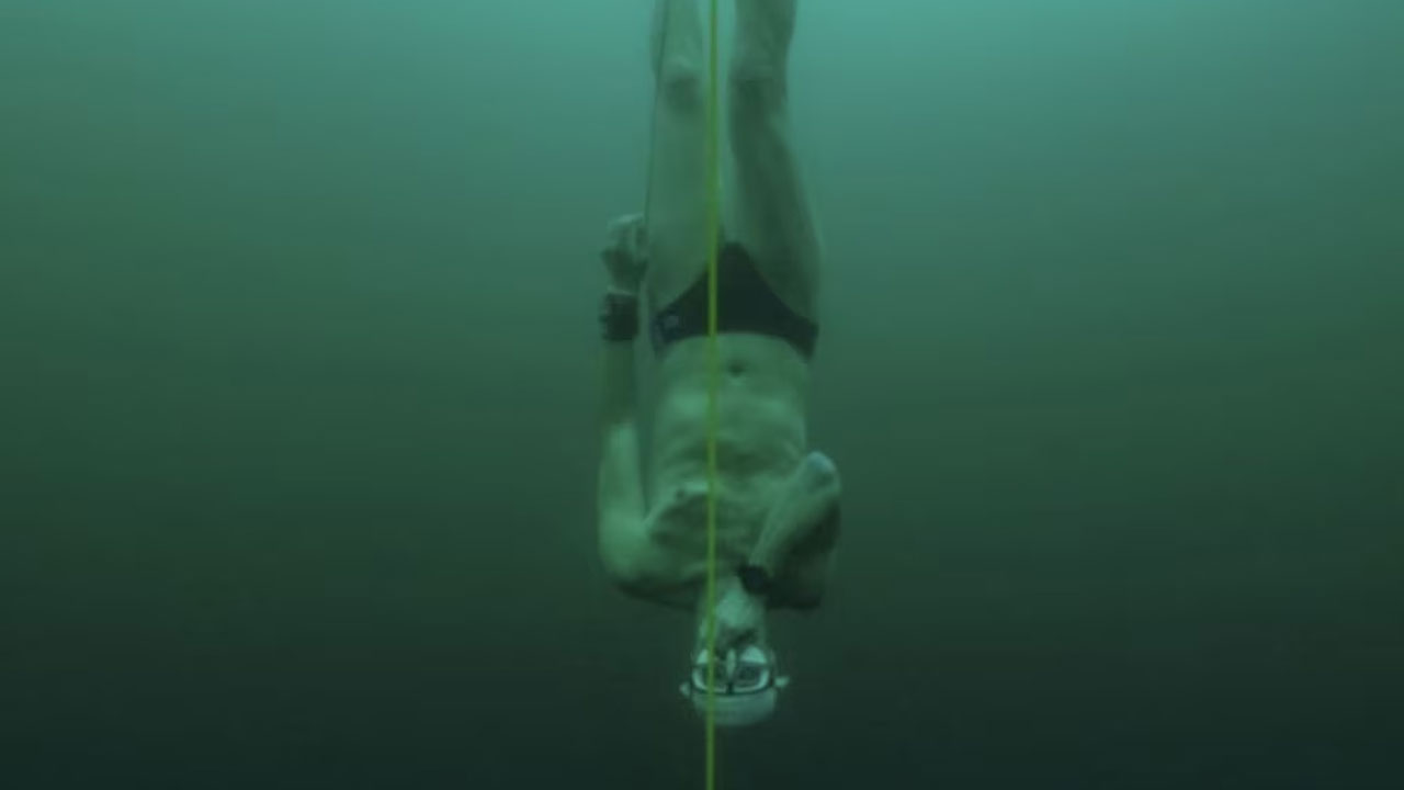 Scuba Porn Intensity - Free-diver plunges to record depth beneath frozen Swiss lake â€“ FBC News