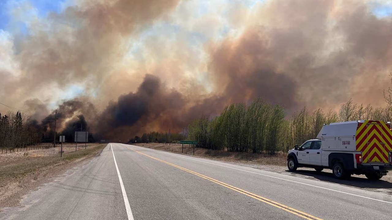 Calgary air quality deteriorates as wildfires rage in Western Canada