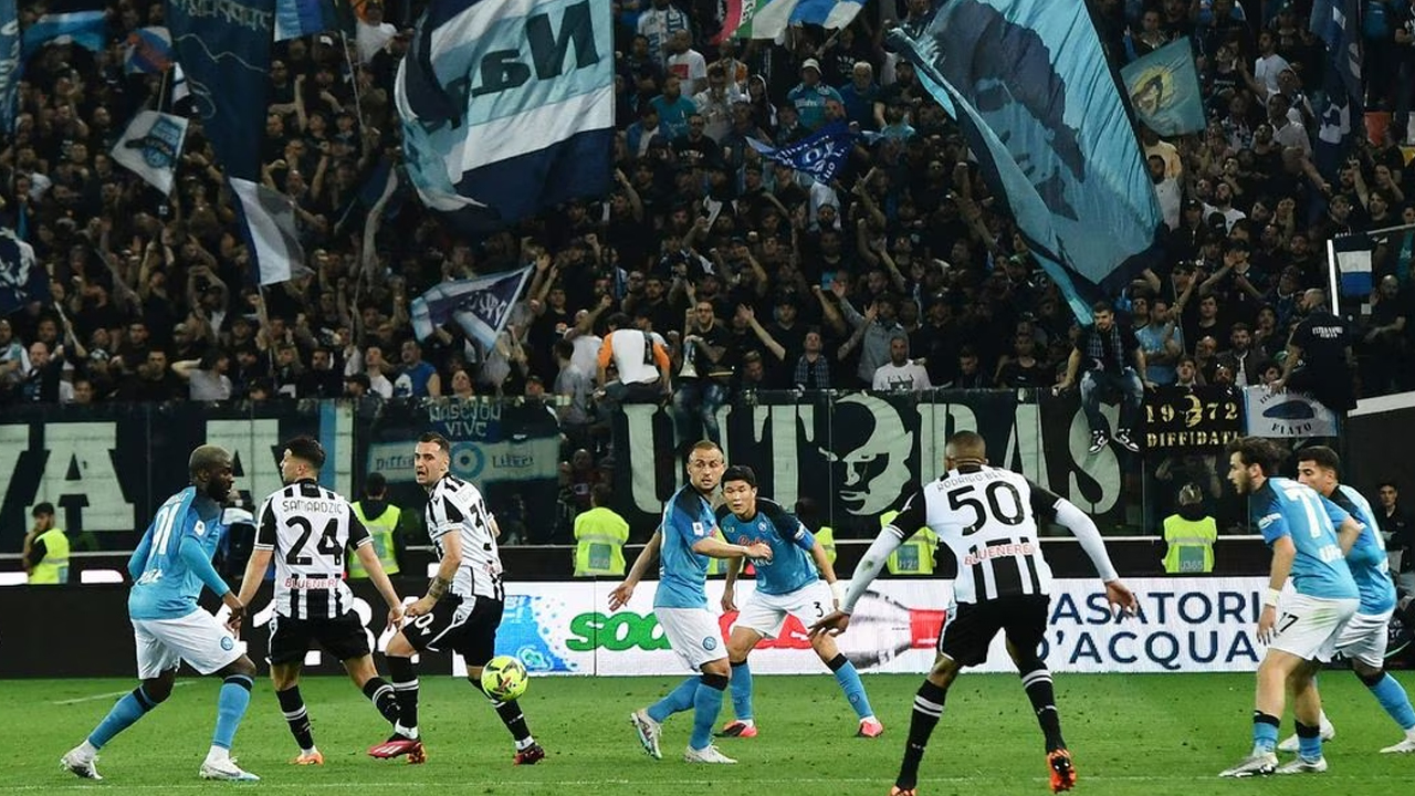 Juventus back on top after clinical win against wasteful Napoli