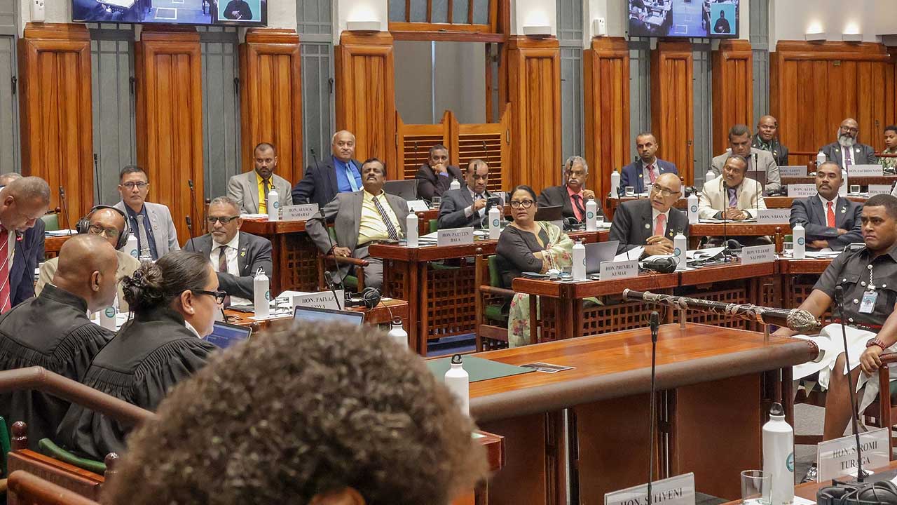 FijiFirst ya no reconoce a 17 parlamentarios – FBC News