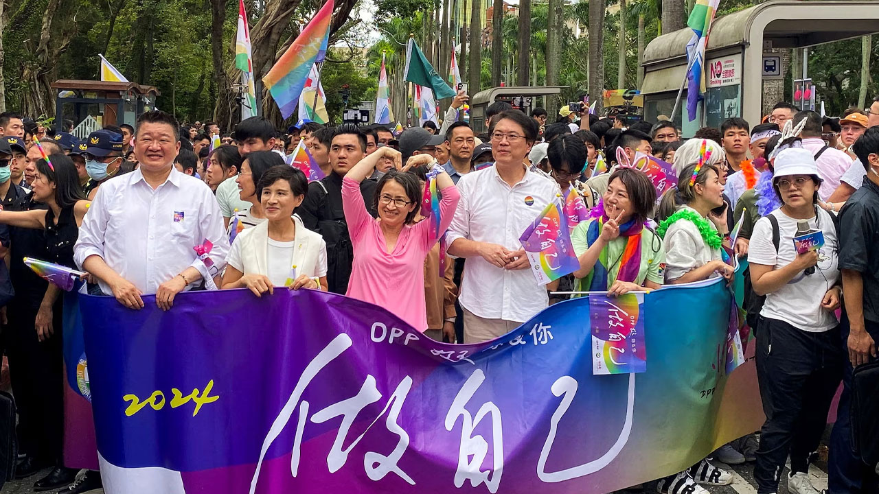 Taiwan Vice President and Drag Race Winner Join Crowds in Pride March – FBC News